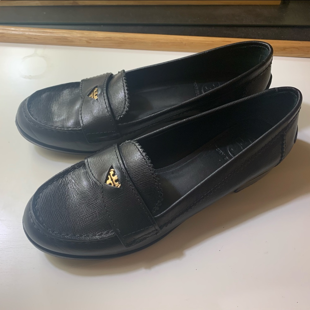 Tory Burch 7 Pennie Low Heel Penny Loafer Black Saffiano Leather Gold Logo